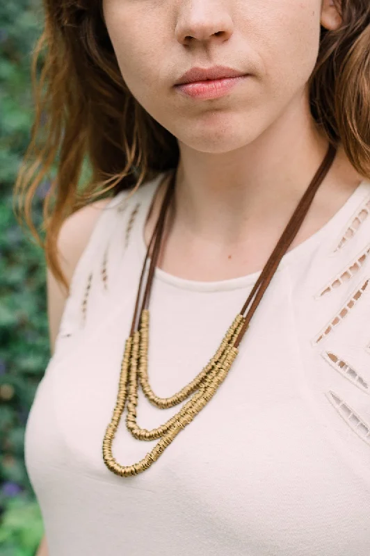 Silver Necklace for Everyday Wear-Brown Rings of Gold Necklace