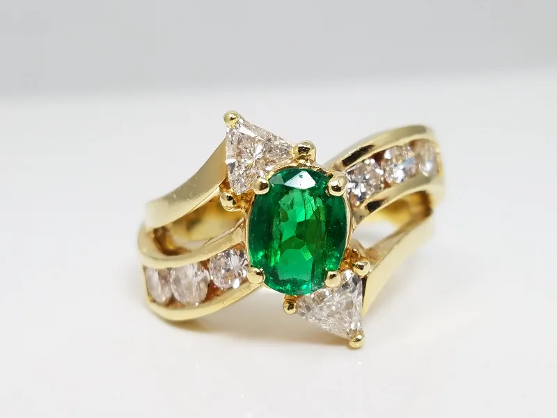 Classic Diamond Ring for Engagement-Exquisite 18k Yellow Gold Natural Emerald Diamond Custom Ring