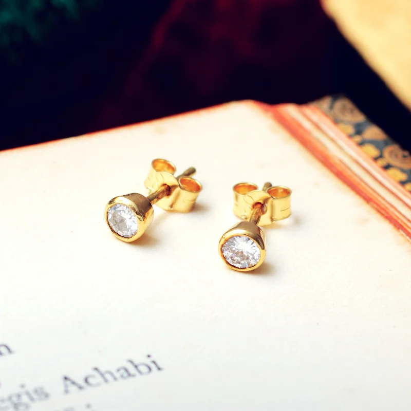 Timeless Gold Earrings for Women-Dazzelous Vintage Date 1994 Diamond Stud Earrings