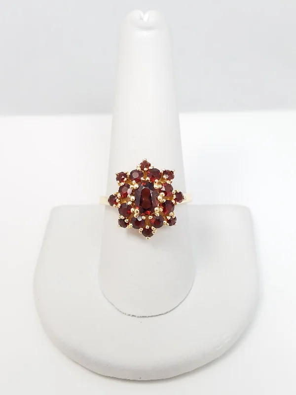 Colored Gemstone Ring for Fashion-Precious 14k Yellow Gold Natural Garnet Cluster Ring