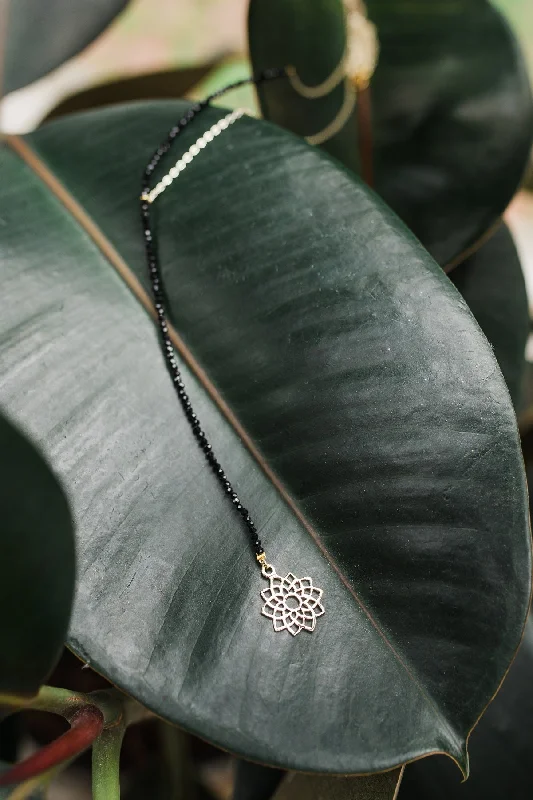 Bridal Necklace with Pearls-Black Geo Flower Necklace