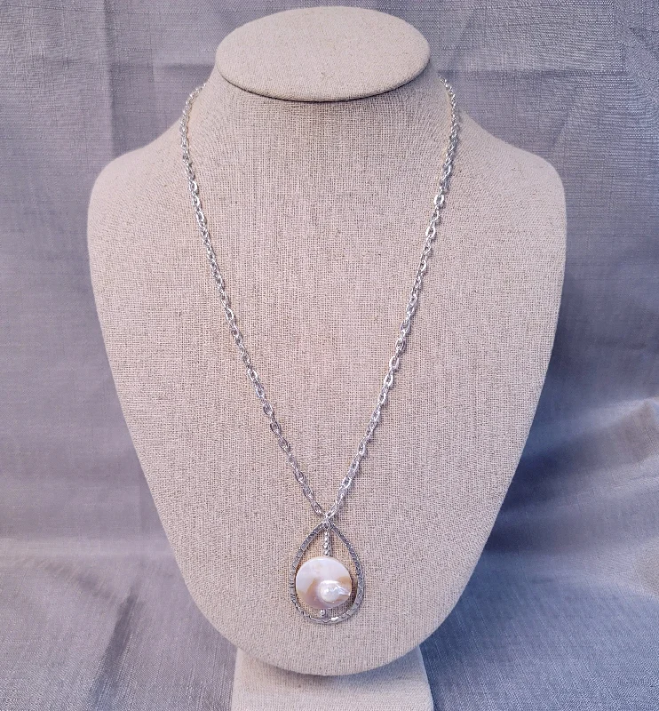 Stylish Pendant Necklace for Trendy Looks-Pacific Pearl Necklace