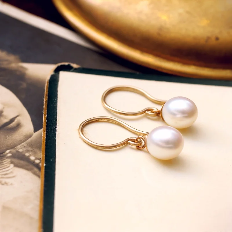 Vintage Style Earrings-Lustrous Freshwater Pearl Earrings