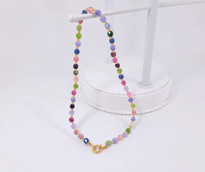 Diamond Choker Necklace for Glamour-Pops of Color Necklace