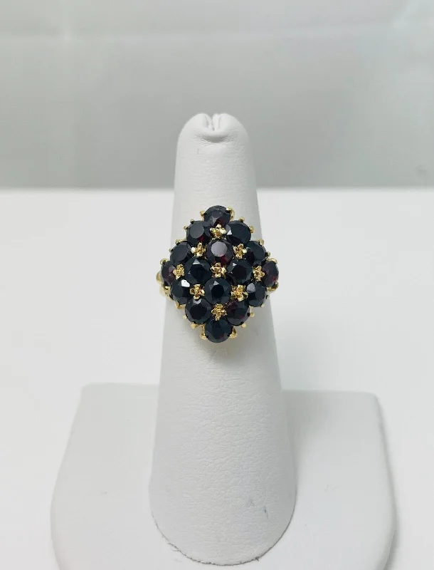 Handcrafted Diamond Ring for Engagement-Vintage 18k Yellow Gold 4ctw Natural Garnet Ring